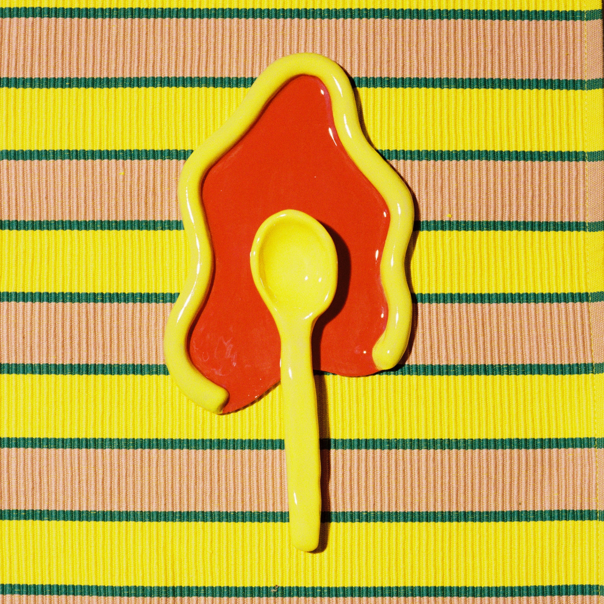 Spoon Bed: Yellow & Red